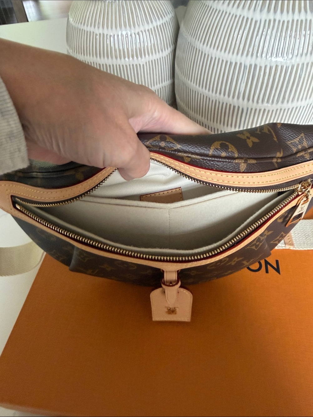 Louis Vuitton High rise Bumbag M46784 - Picture 8 of 13